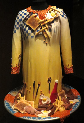 Breakfast Dress de Dame Edna Everage