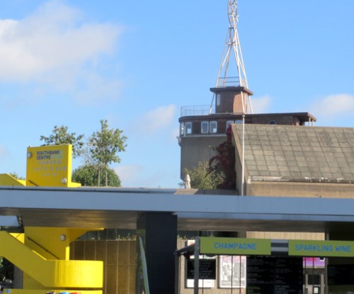 Torre de blogueros junto a la Hayward Gallery