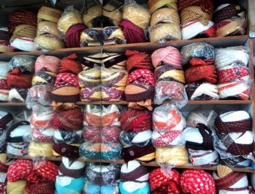 Tienda de turbantes en Anarkali