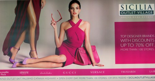 Un vago eco de indefinida Antigüedad sorprende en cualquier rincón de la isla